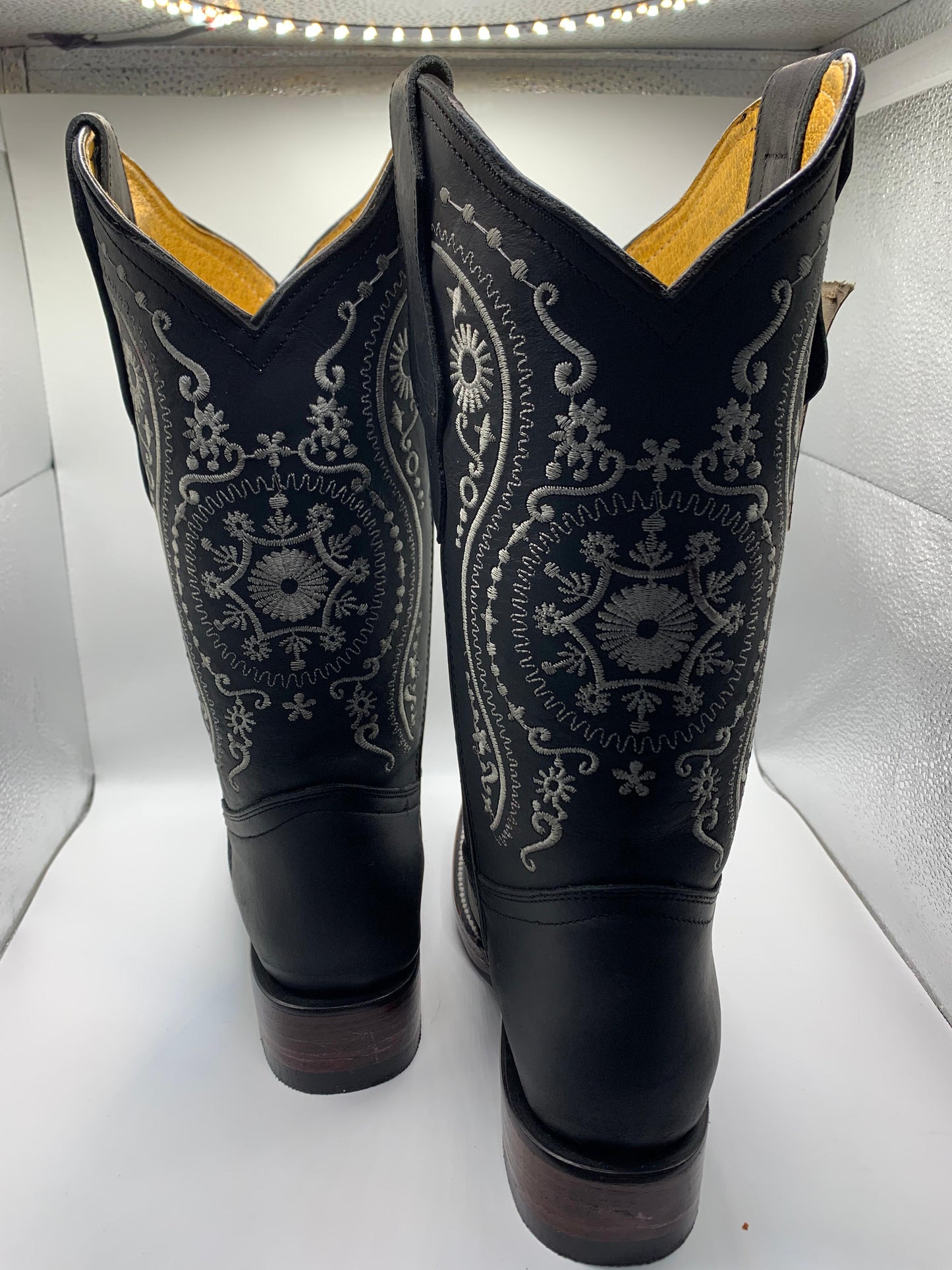 Rodeo Maya Black